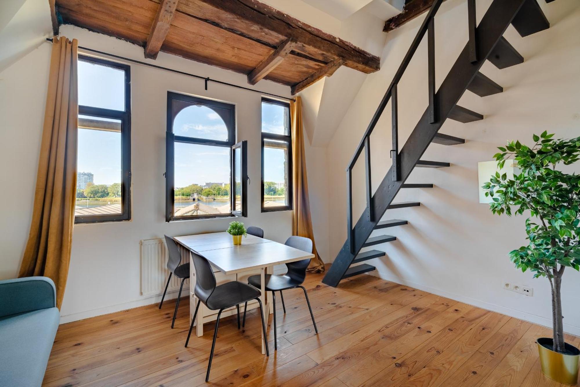 Charming Two-Bedroom River Side Apartment Antuérpia Exterior foto